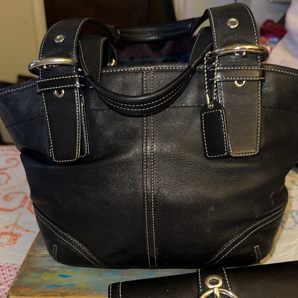COACH Soho Elegant Black Leather Tote Bag and Wallet Set (Z1) - Picture 3 of 15